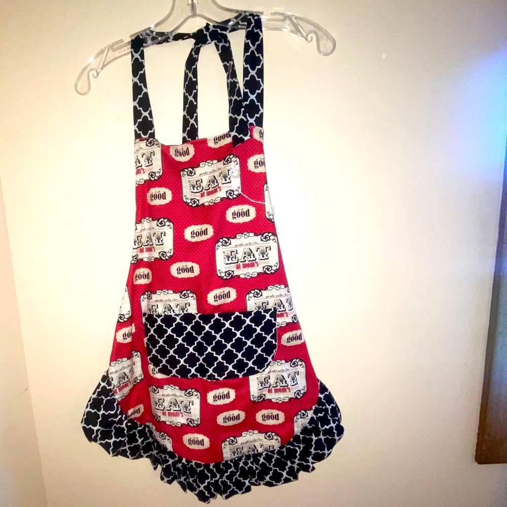 Fun Print 'Eat At Mom's' apron with ruffles